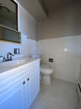 $2,100 | 6441 West Higgins Avenue, Unit 3W, Chicago, IL 60656