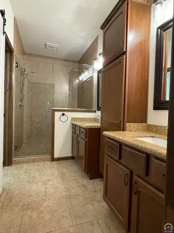 $369,000 | 4304 Southeast Whiteoak Lane, Topeka, KS 66609