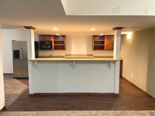 $369,000 | 4304 Southeast Whiteoak Lane, Topeka, KS 66609