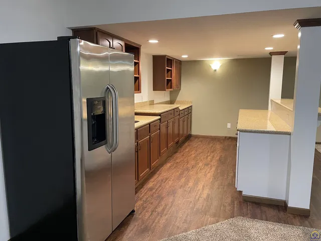 $369,000 | 4304 Southeast Whiteoak Lane, Topeka, KS 66609