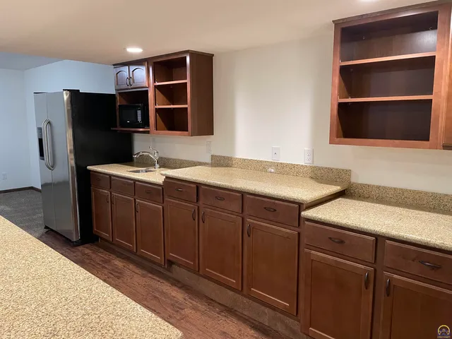 $369,000 | 4304 Southeast Whiteoak Lane, Topeka, KS 66609