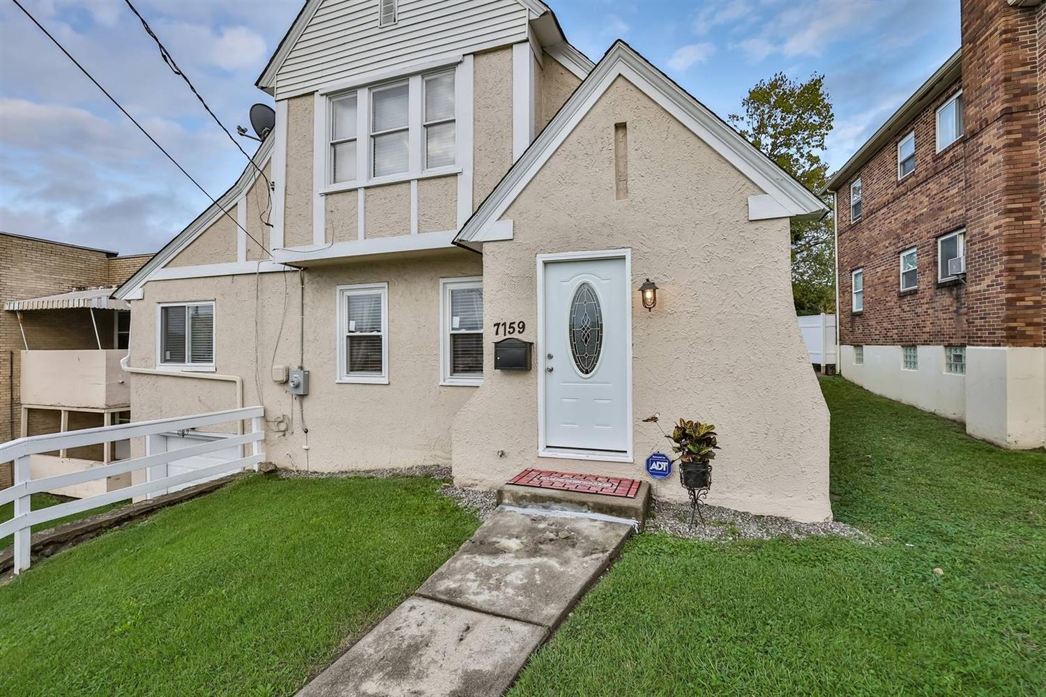 7159 Reading Road Cincinnati, OH 45237 - Photo 3 of 31