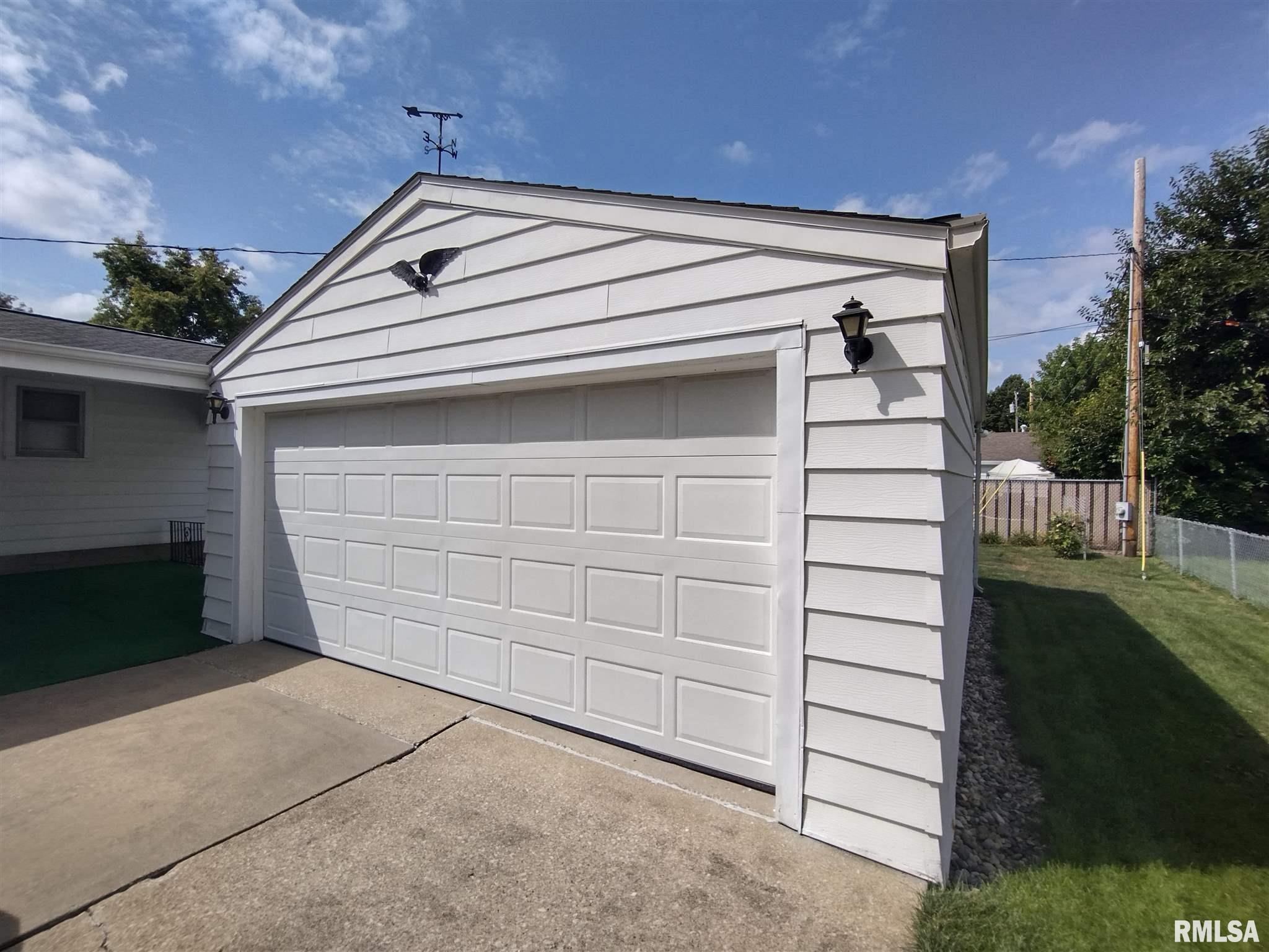 3017 East Trinity Avenue Springfield, IL 62702 - Photo 4 of 26