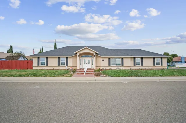 $495,000 | 845 Pointe Lourose Avenue, Gustine, CA 95322