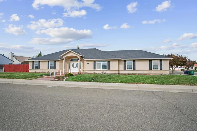 $495,000 | 845 Pointe Lourose Avenue, Gustine, CA 95322