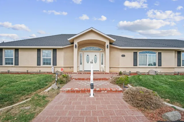 $495,000 | 845 Pointe Lourose Avenue, Gustine, CA 95322