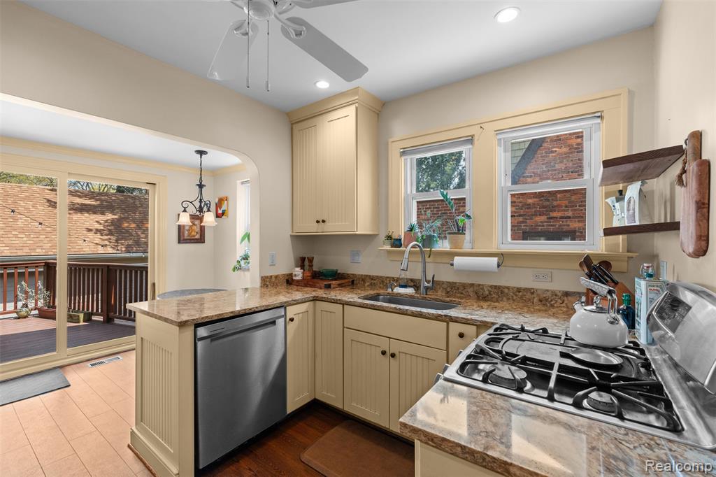 414 Cloverly Road Grosse Pointe Farms, MI 48236 - Photo 24 of 60