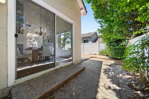 $1,195,000 | 12144 Carrollton Square, San Diego, CA 92128