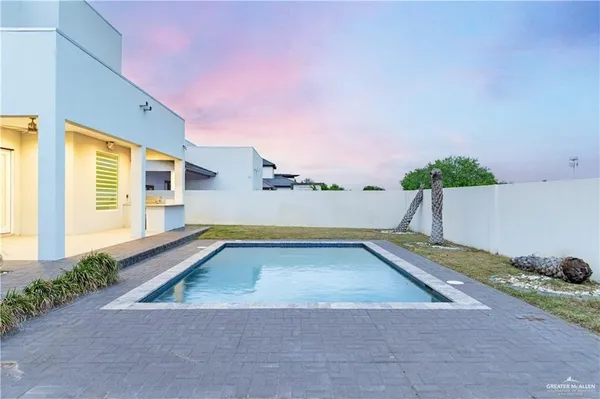 $5,500 | 2416 Thames Drive, Edinburg, TX 78539