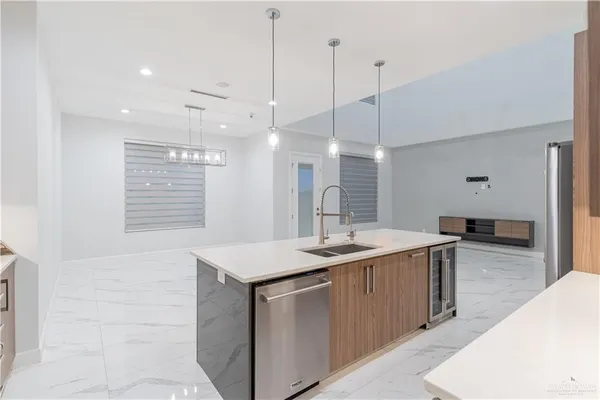 $5,500 | 2416 Thames Drive, Edinburg, TX 78539