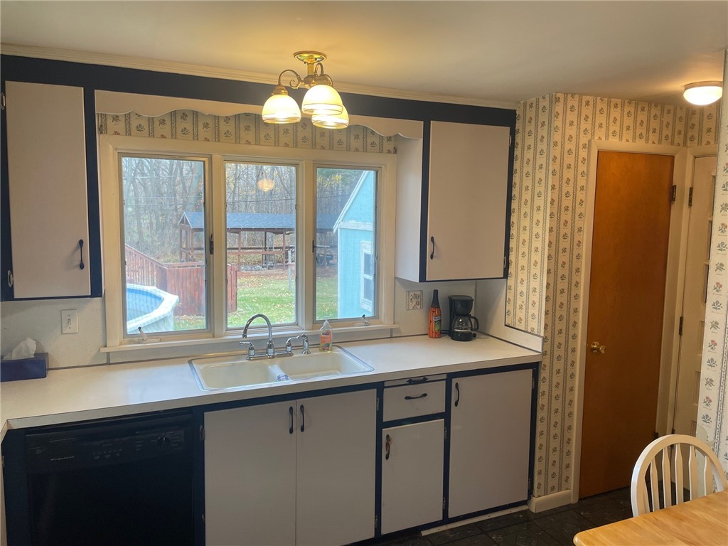 704 Rumson Road Greece, NY 14616 - Photo 7 of 25