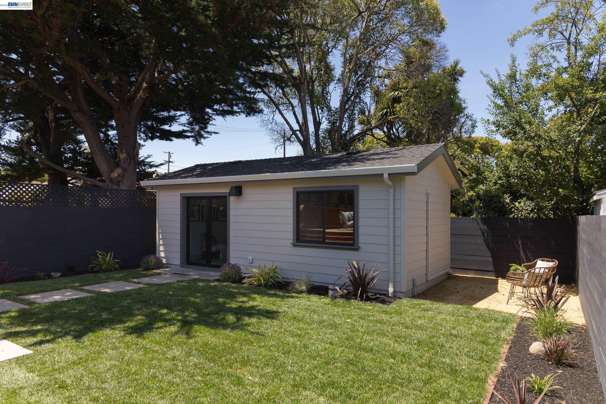 1646 Tenth Street Berkeley, CA 94710 - Photo 29 of 38