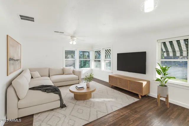 $435,000 | 488 North Washington Street, Chandler, AZ 85225