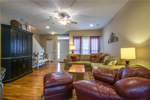 515 Berry Circle Springfield, TN 37172 - Photo 3 of 18 a living room with furniture and a wooden floor