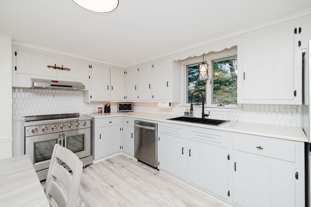 185 Moulton Street Rehoboth, MA 02769 - Photo 6 of 42