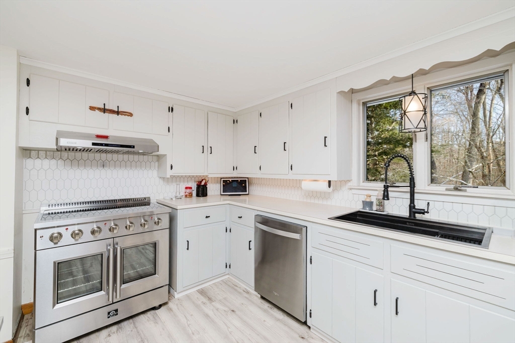 185 Moulton Street Rehoboth, MA 02769 - Photo 9 of 42