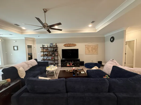 $3,175 | 1002 Gloria Avenue, Fort Walton Beach, FL 32547