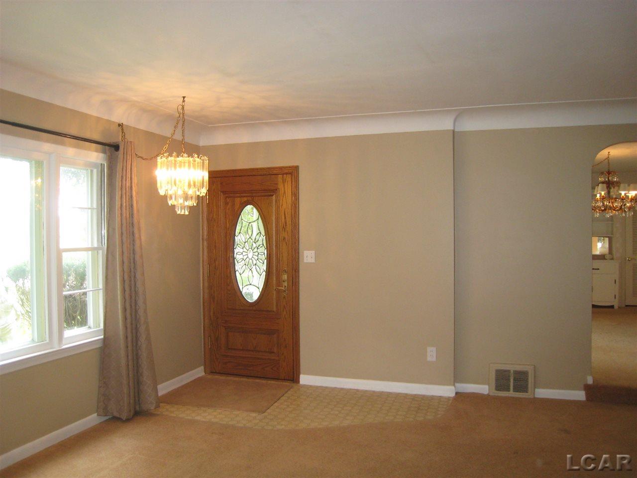 515 North Occidental Road Tecumseh, MI 49286 - Photo 28 of 55 Living Room