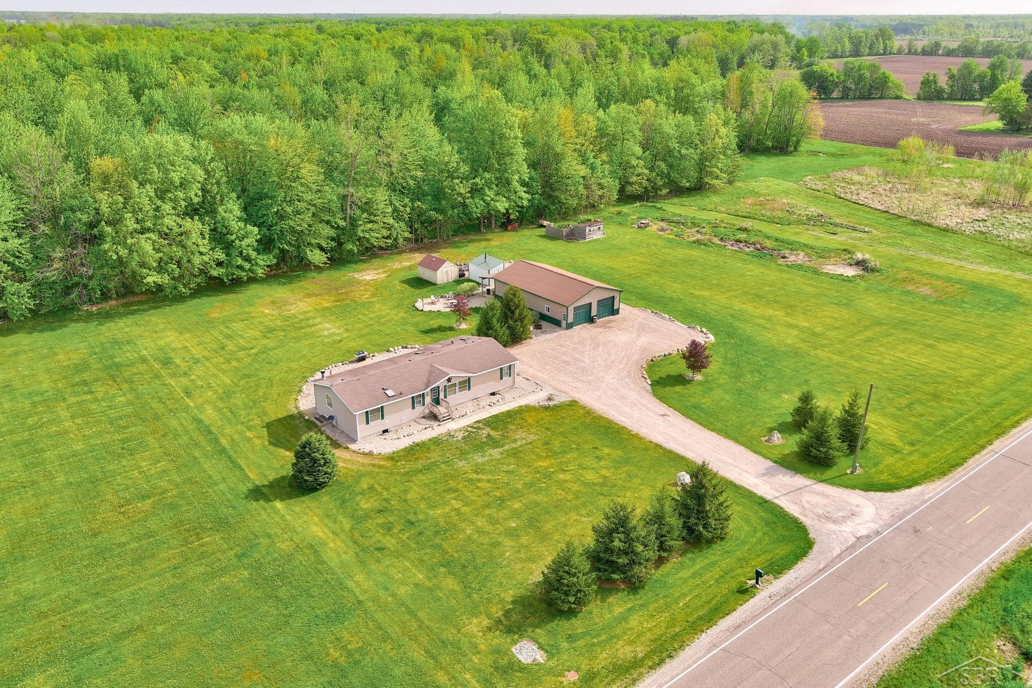 18890 Lakefield Road Merrill, MI 48637 - Photo 40 of 46 50109212-39.JPG