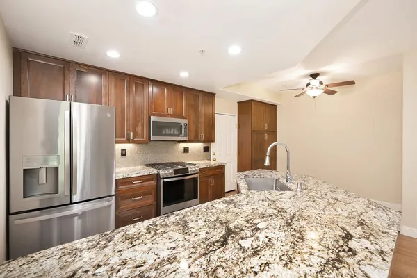 $374,900 | 6530 Hearthstone Circle, Unit CI611, Rocklin, CA 95677