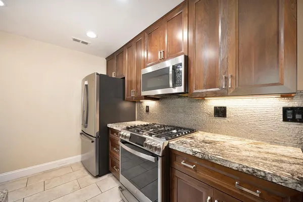 $374,900 | 6530 Hearthstone Circle, Unit CI611, Rocklin, CA 95677