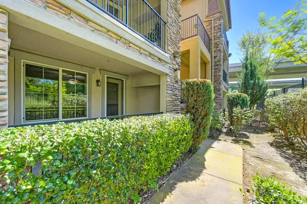 $374,900 | 6530 Hearthstone Circle, Unit CI611, Rocklin, CA 95677