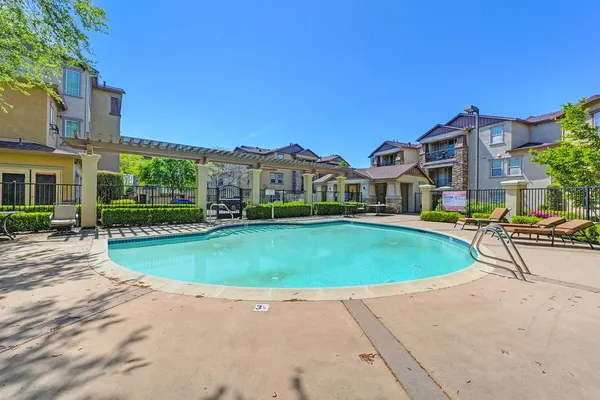 $374,900 | 6530 Hearthstone Circle, Unit CI611, Rocklin, CA 95677