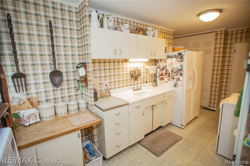 17888 Beck Road Northville, MI 48168 - Photo 12 of 31