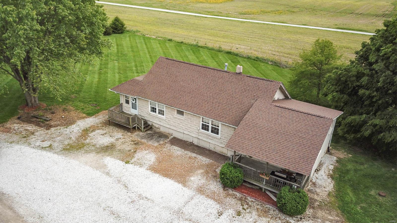 19463 Jones Road Jerseyville, IL 62052 - Photo 1 of 45 Gallery Image 1