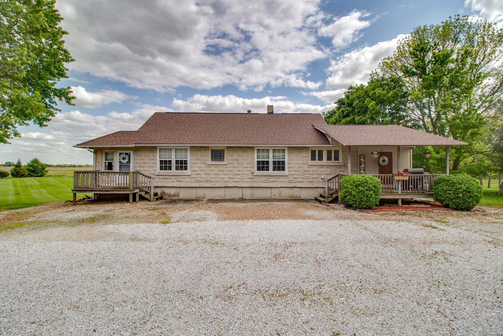 19463 Jones Road Jerseyville, IL 62052 - Photo 11 of 45 Gallery Image 11