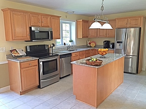 17 Vincent Road Mendon, MA 01756 - Photo 2 of 9 Gallery Image 2