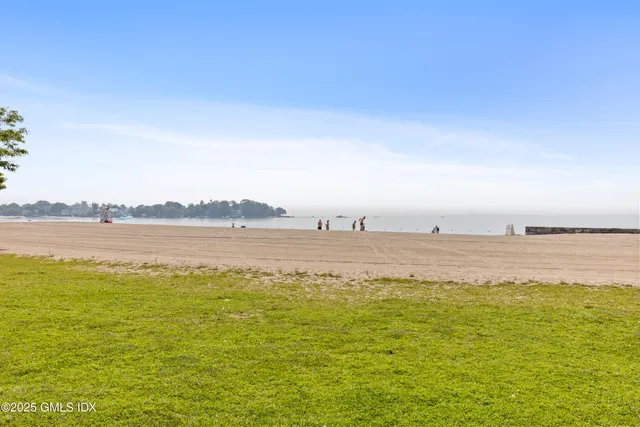 $795,000 | 214 Seaside Avenue, Unit 2, Stamford, CT 06902