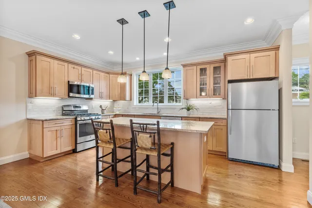 $795,000 | 214 Seaside Avenue, Unit 2, Stamford, CT 06902