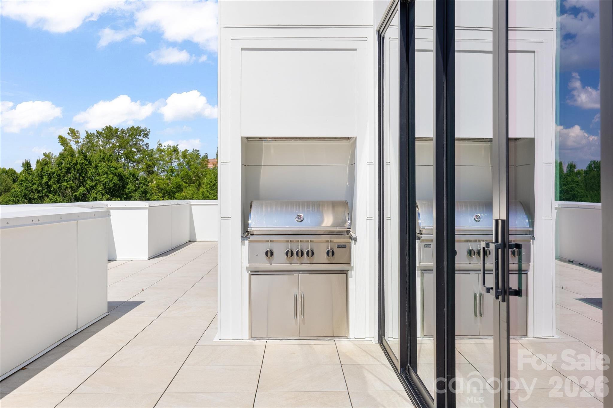 409 Queens Road, Unit 501 Charlotte, NC 28207 - Photo 39 of 48 Gallery Image 39