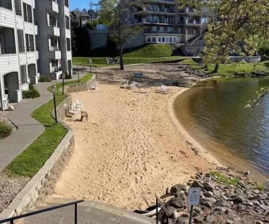 $379,900 | 530 East Hiawatha Drive, Unit 617, Wisconsin Dells, WI 53965