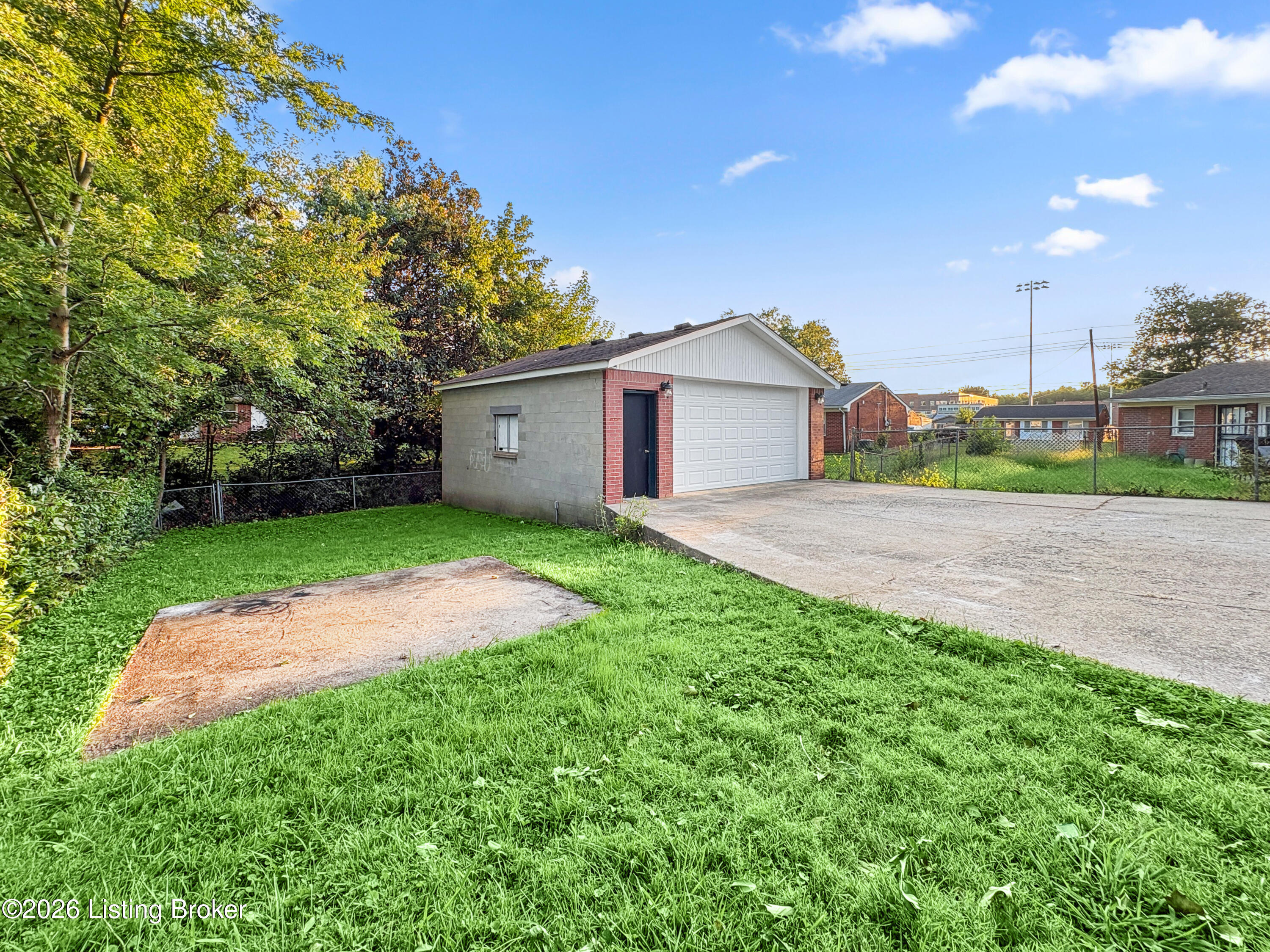 4502 Balaton Drive Louisville, KY 40219 - Photo 31 of 40 12