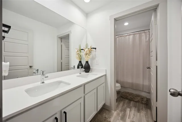 $2,200 | 303 William Lane, Rosharon, TX 77583