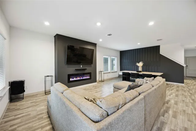 $2,200 | 303 William Lane, Rosharon, TX 77583