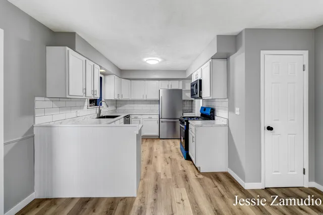 $335,000 | 609 60th Street Southeast, Kentwood, MI 49548