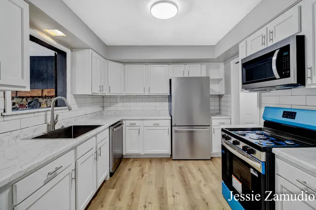 $335,000 | 609 60th Street Southeast, Kentwood, MI 49548