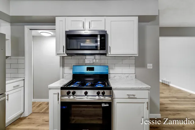 $335,000 | 609 60th Street Southeast, Kentwood, MI 49548