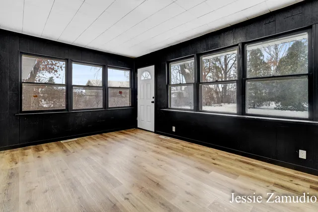 $335,000 | 609 60th Street Southeast, Kentwood, MI 49548