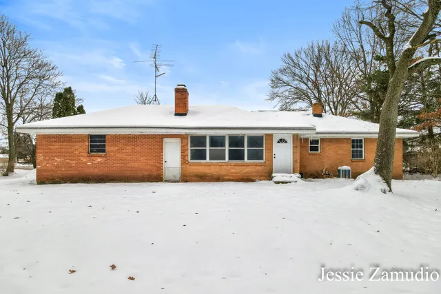 $335,000 | 609 60th Street Southeast, Kentwood, MI 49548