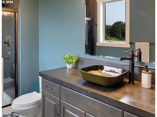 $575,000 | 112 Southshore Avenue, The Dalles, OR 97058