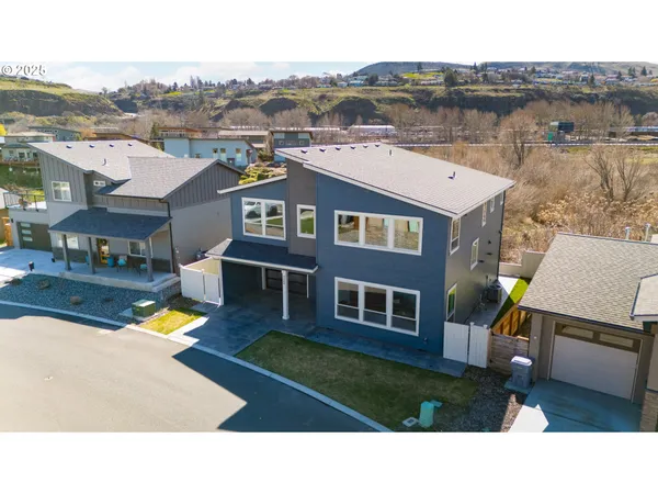 $575,000 | 112 Southshore Avenue, The Dalles, OR 97058