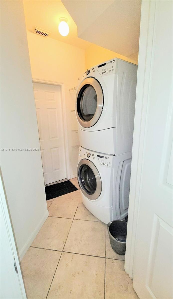 988 Southwest 154th Path Miami, FL 33194 - Photo 11 of 31 a utility room with dryer and washer