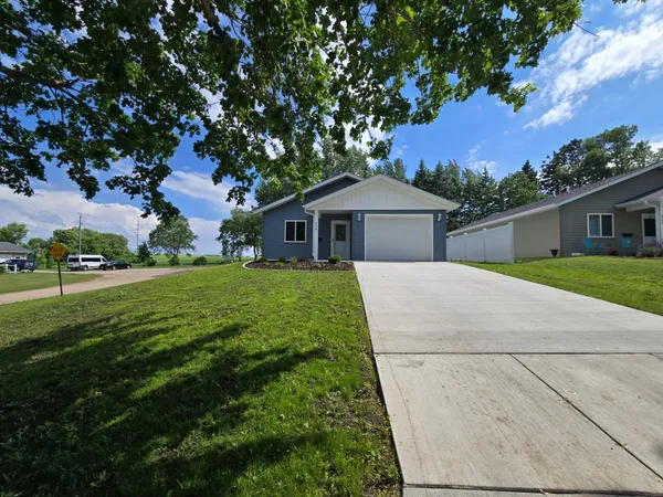 $282,400 | 528 East St Charles Avenue, Fergus Falls, MN 56537