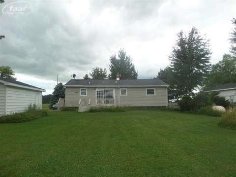 19217 Amman Road Chesaning, MI 48616 - Photo 10 of 11 20415471-9.JPG