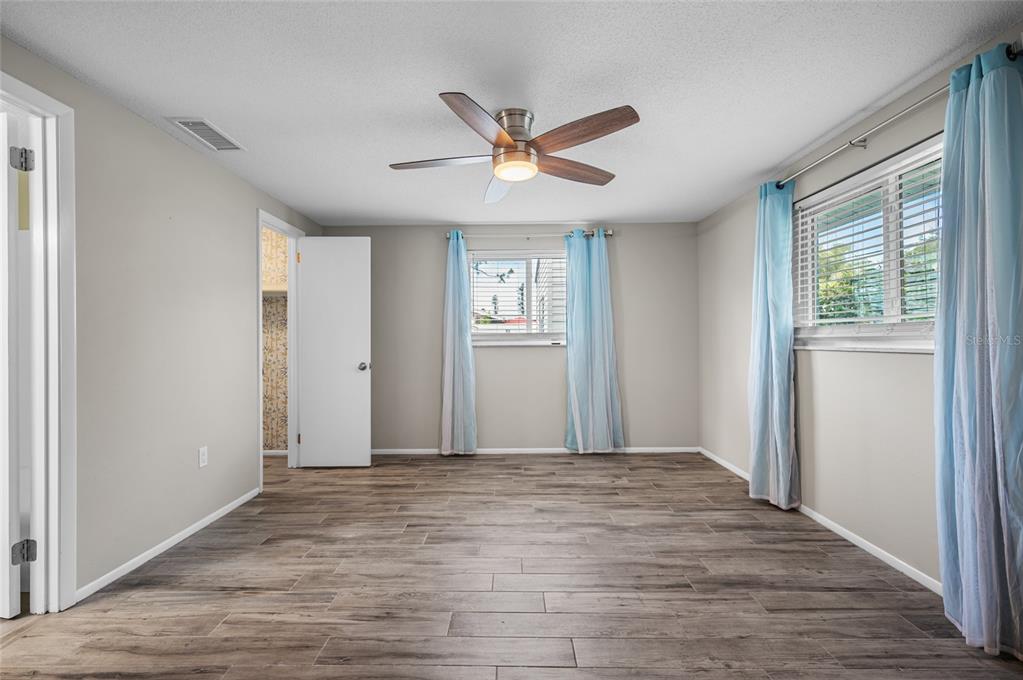 1132 Piedmont Road Venice, FL 34293 - Photo 16 of 52