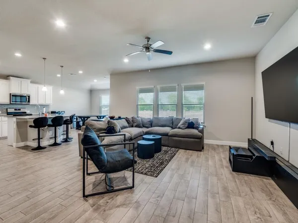 $2,650 | 1202 Quartzite Street, Cedar Hill, TX 75104